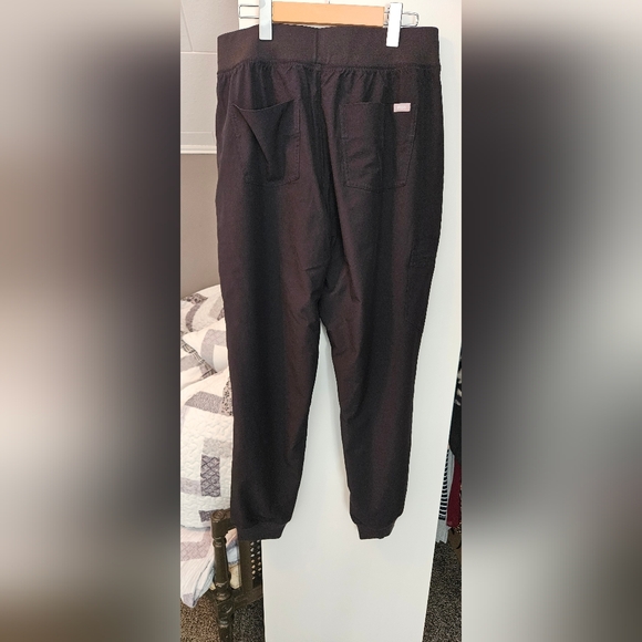 FIGS JOGGERS BLACK FREEX LINED L/T - Picture 9 of 12